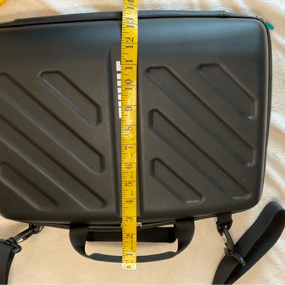 Thule Black Laptop Bag for Men - Picture 7 of 7